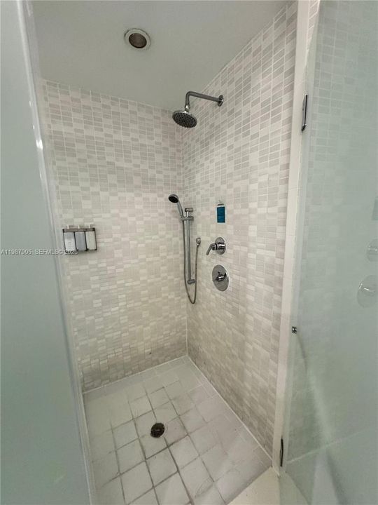 На продажу: $120,000 (1 спален, 1 ванн, 705 Квадратных фут)