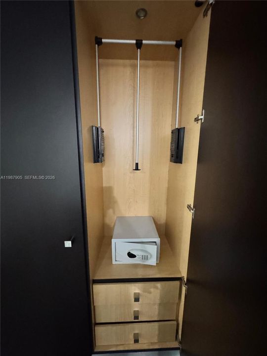 На продажу: $120,000 (1 спален, 1 ванн, 705 Квадратных фут)