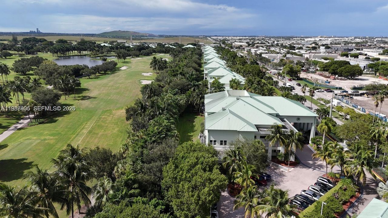 На продажу: $120,000 (1 спален, 1 ванн, 705 Квадратных фут)