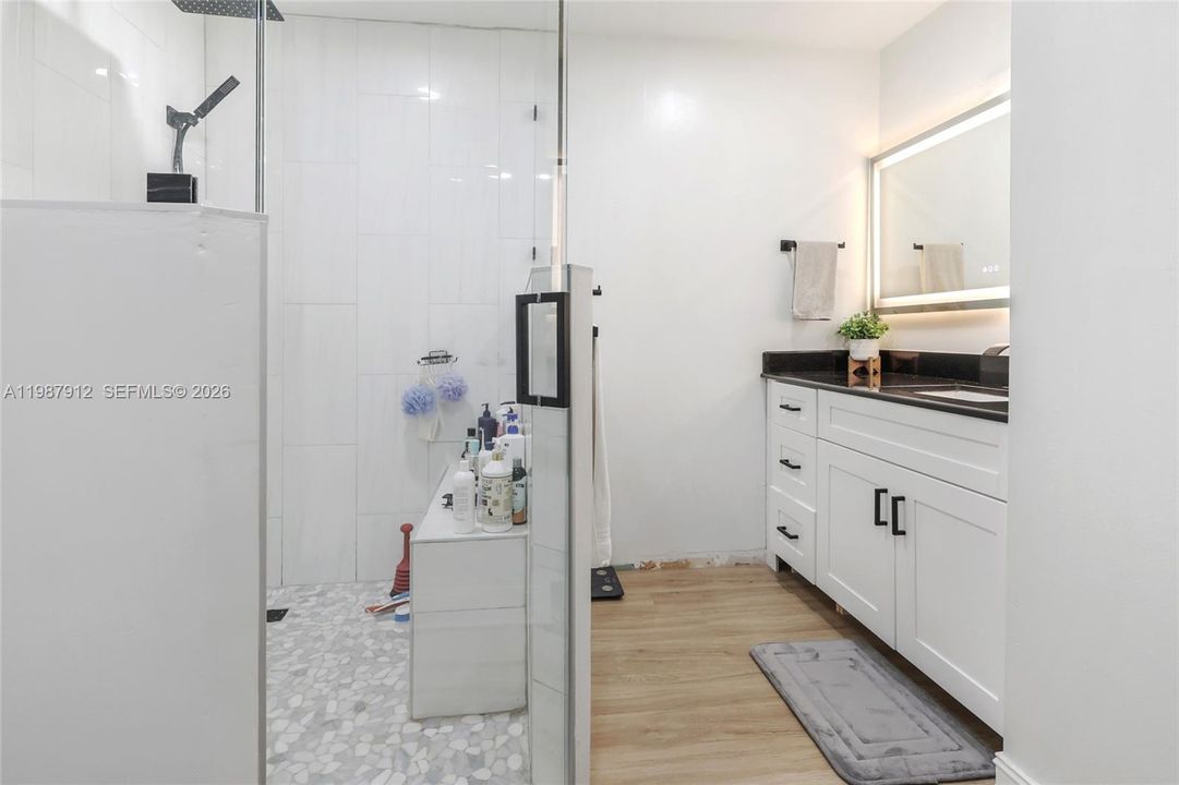 На продажу: $385,000 (2 спален, 2 ванн, 1310 Квадратных фут)