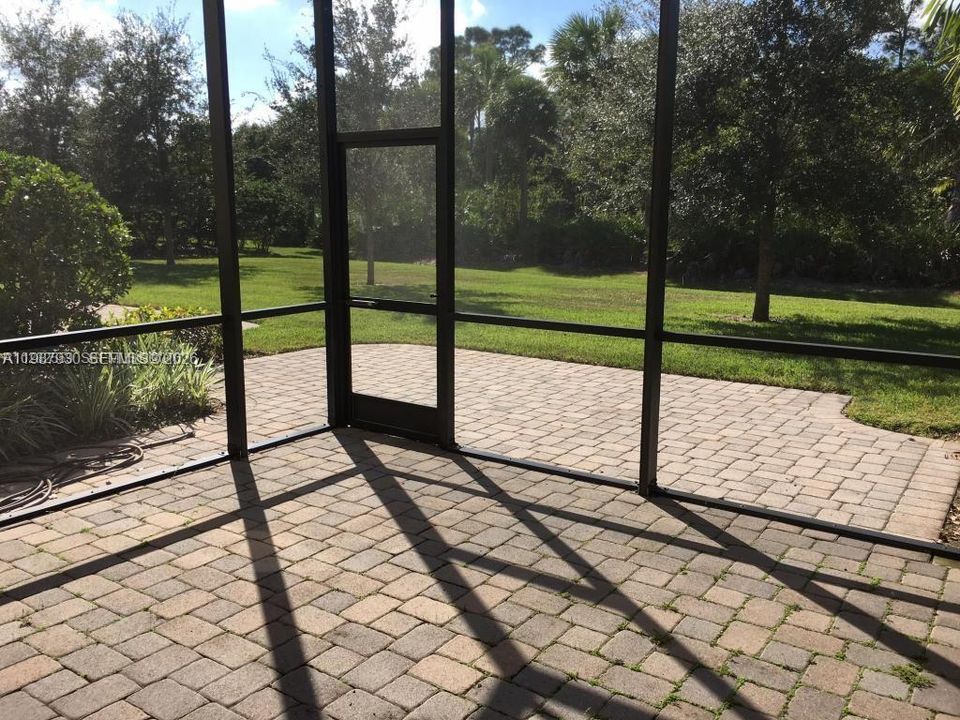 En Venta: $670,000 (3 camas, 2 baños, 1939 Pies cuadrados)