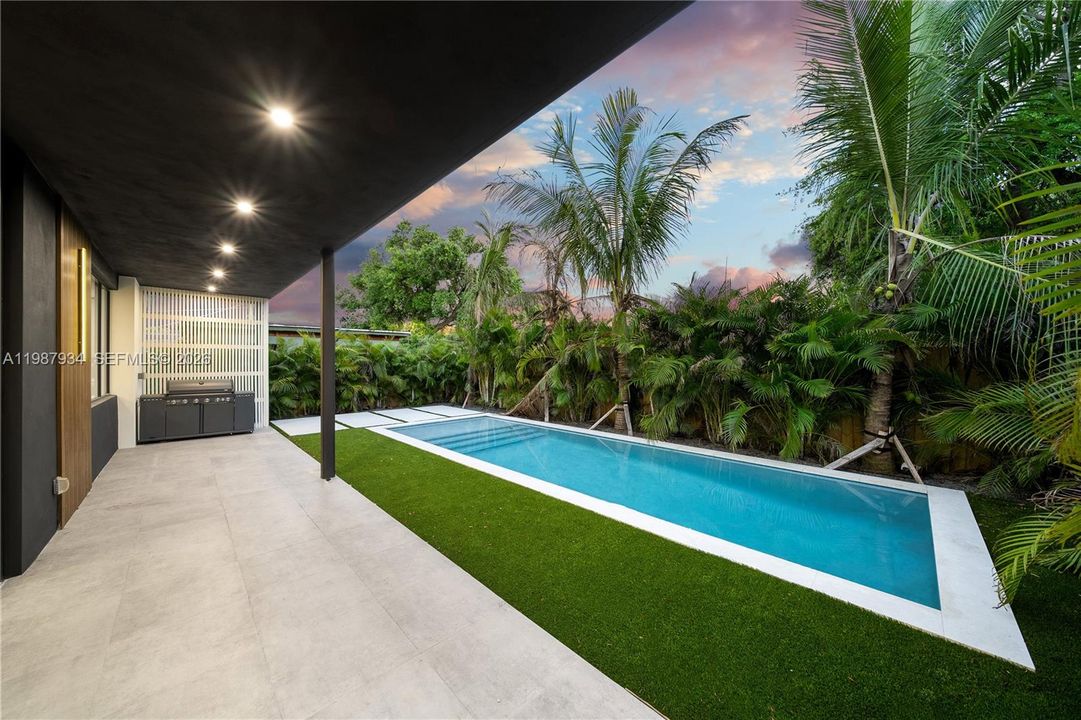 En Venta: $2,499,000 (5 camas, 3 baños, 3056 Pies cuadrados)