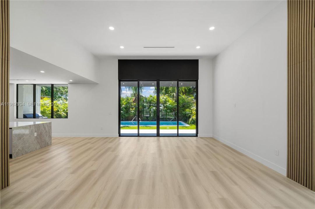 En Venta: $2,499,000 (5 camas, 3 baños, 3056 Pies cuadrados)