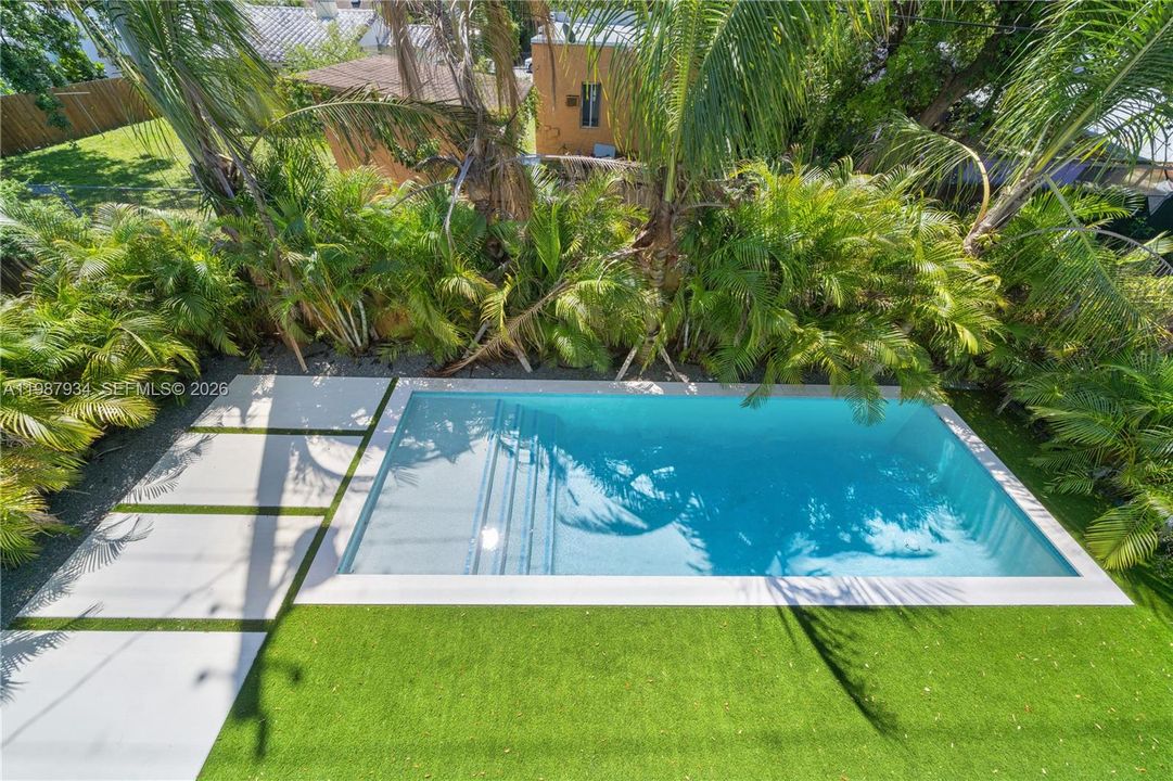 En Venta: $2,499,000 (5 camas, 3 baños, 3056 Pies cuadrados)