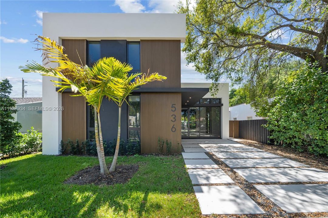 En Venta: $2,499,000 (5 camas, 3 baños, 3056 Pies cuadrados)