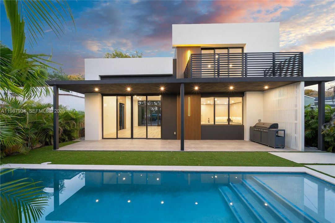 En Venta: $2,499,000 (5 camas, 3 baños, 3056 Pies cuadrados)