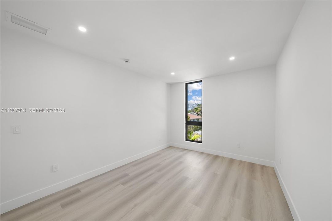En Venta: $2,499,000 (5 camas, 3 baños, 3056 Pies cuadrados)