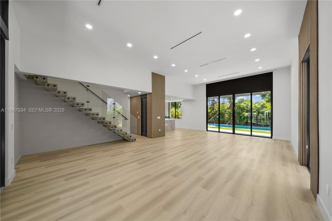 En Venta: $2,499,000 (5 camas, 3 baños, 3056 Pies cuadrados)
