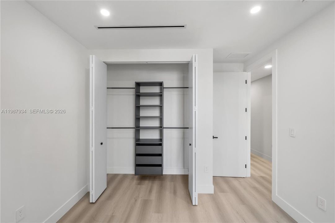 En Venta: $2,499,000 (5 camas, 3 baños, 3056 Pies cuadrados)