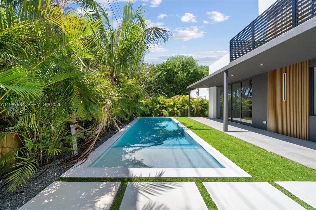 En Venta: $2,499,000 (5 camas, 3 baños, 3056 Pies cuadrados)