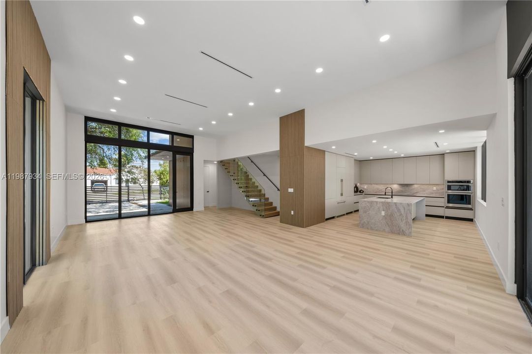 En Venta: $2,499,000 (5 camas, 3 baños, 3056 Pies cuadrados)