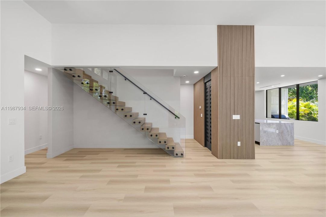En Venta: $2,499,000 (5 camas, 3 baños, 3056 Pies cuadrados)