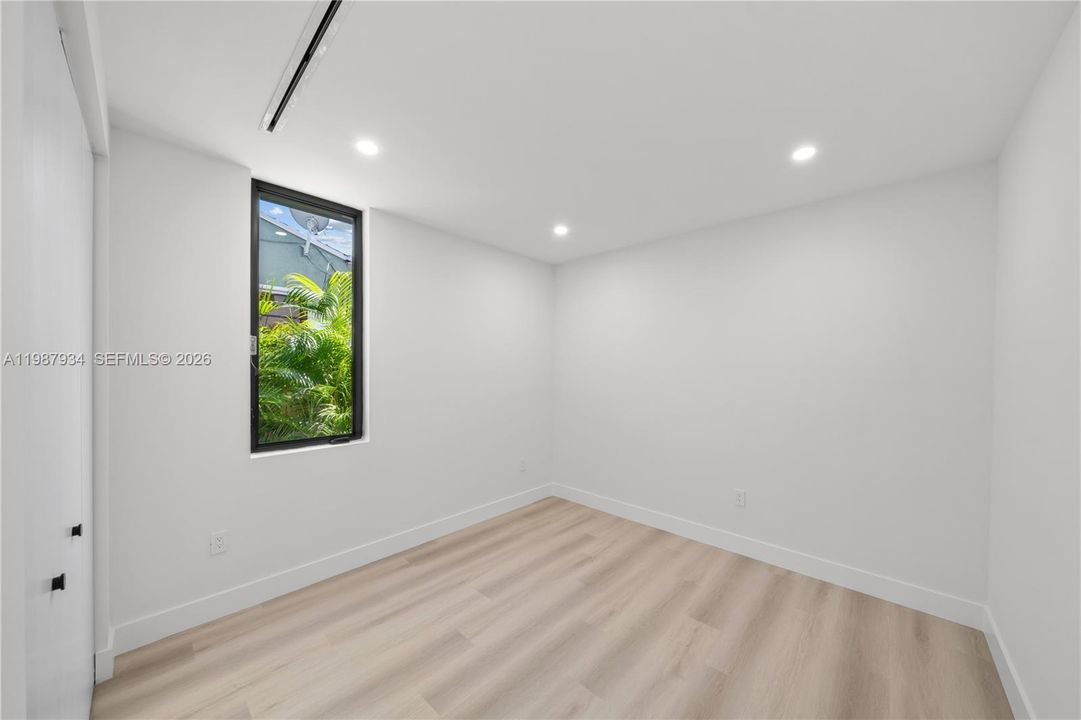 En Venta: $2,499,000 (5 camas, 3 baños, 3056 Pies cuadrados)