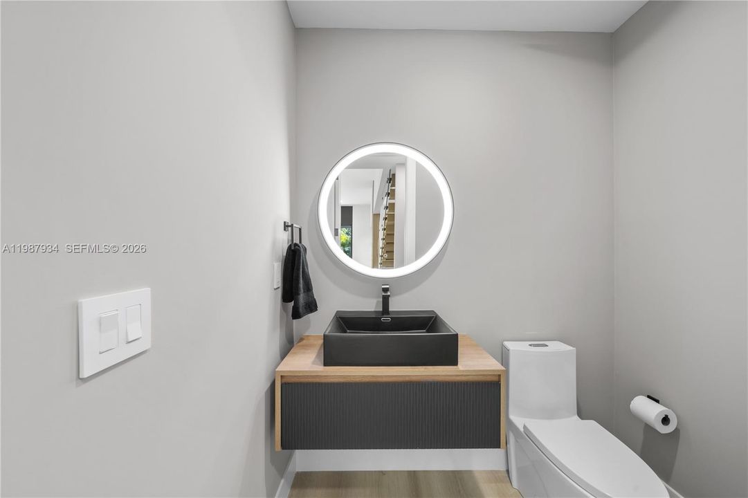 En Venta: $2,499,000 (5 camas, 3 baños, 3056 Pies cuadrados)