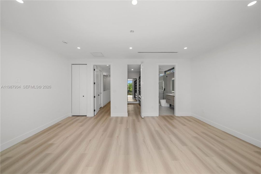 En Venta: $2,499,000 (5 camas, 3 baños, 3056 Pies cuadrados)