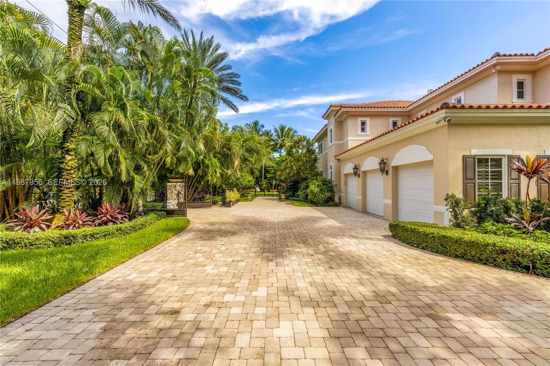 На продажу: $18,500,000 (9 спален, 8 ванн, 9997 Квадратных фут)