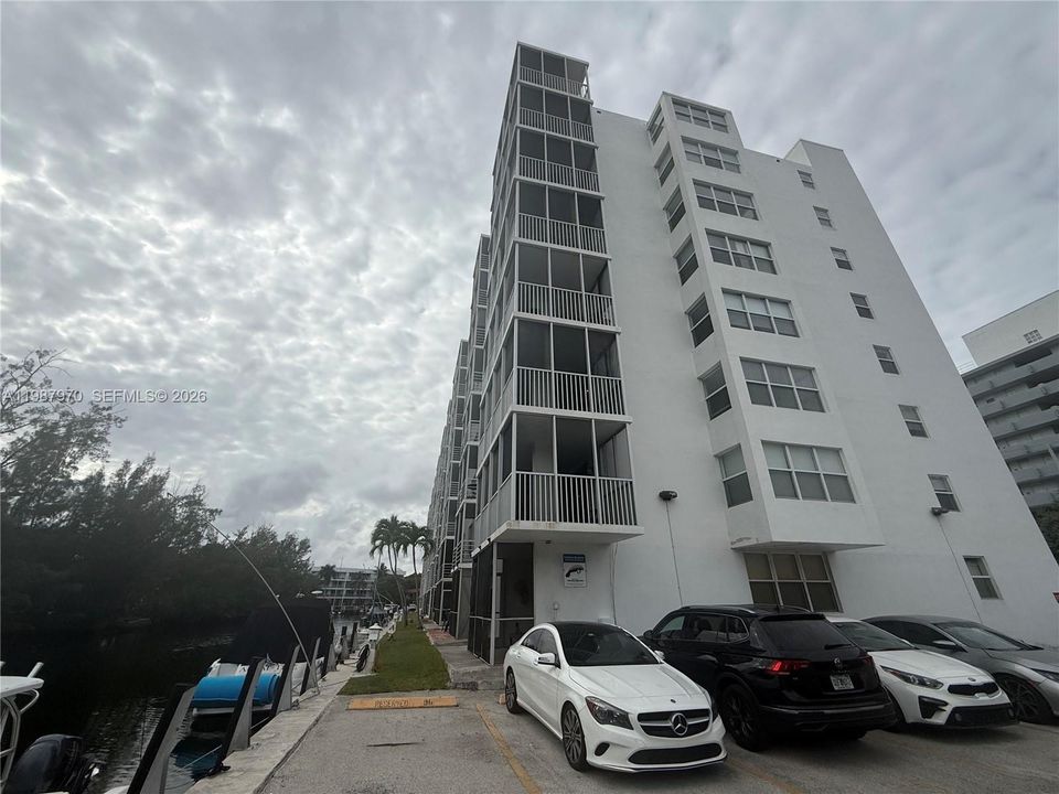 En Venta: $239,000 (2 camas, 2 baños, 1083 Pies cuadrados)