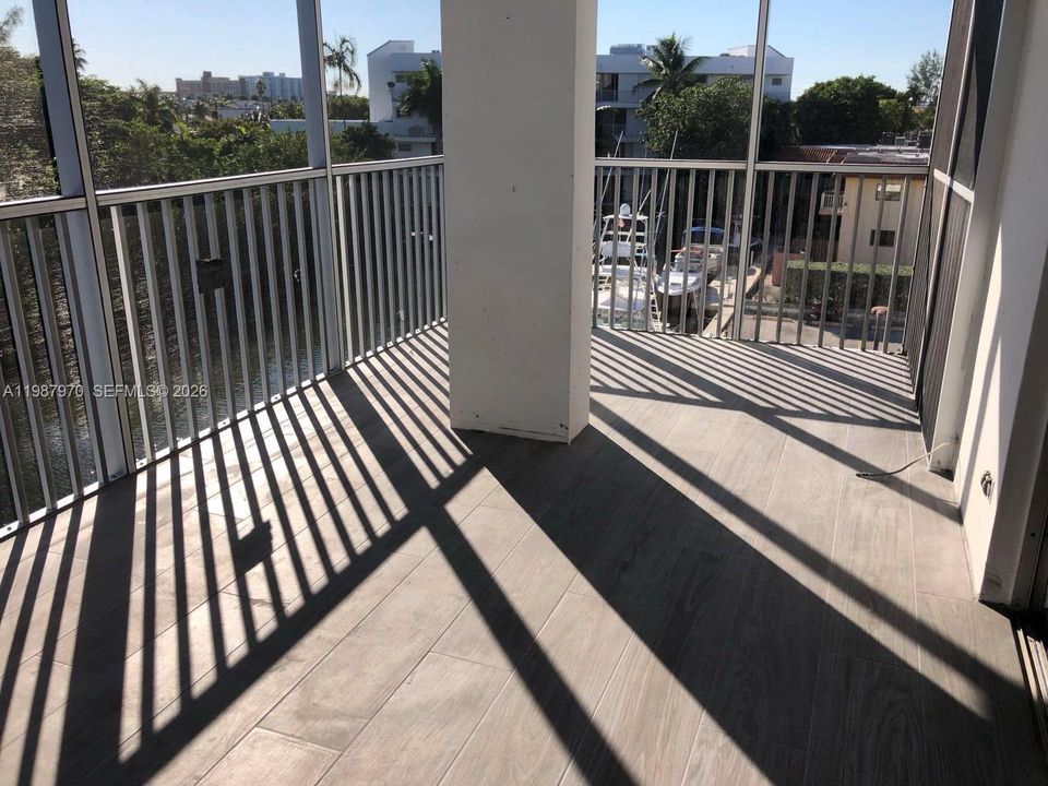 En Venta: $239,000 (2 camas, 2 baños, 1083 Pies cuadrados)