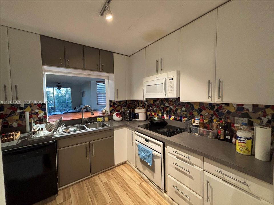 En Venta: $239,000 (2 camas, 2 baños, 1083 Pies cuadrados)