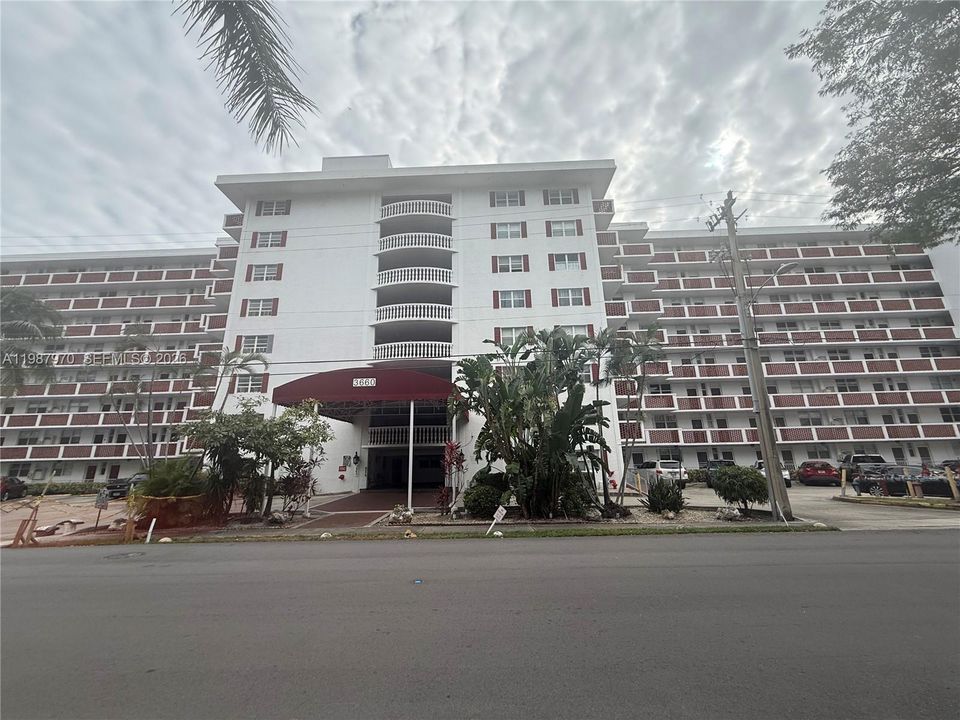 En Venta: $239,000 (2 camas, 2 baños, 1083 Pies cuadrados)