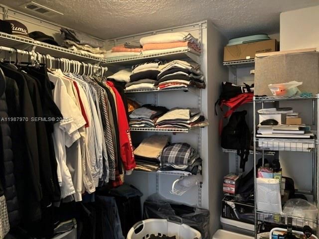 En Venta: $239,000 (2 camas, 2 baños, 1083 Pies cuadrados)