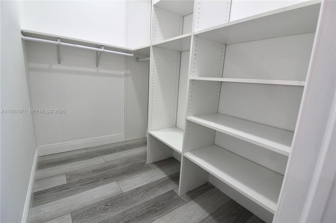 На продажу: $499,990 (3 спален, 2 ванн, 1785 Квадратных фут)