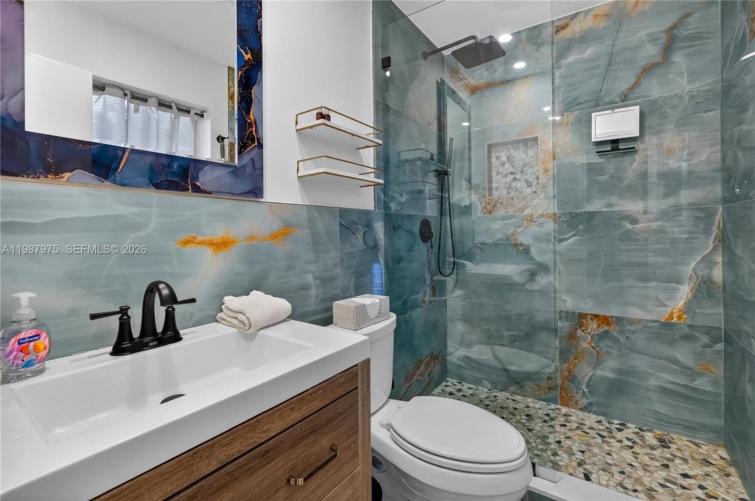 En Venta: $945,000 (3 camas, 2 baños, 1507 Pies cuadrados)