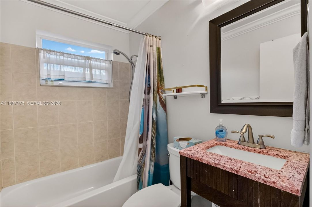 En Venta: $945,000 (3 camas, 2 baños, 1507 Pies cuadrados)
