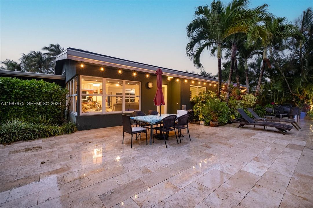 En Venta: $945,000 (3 camas, 2 baños, 1507 Pies cuadrados)