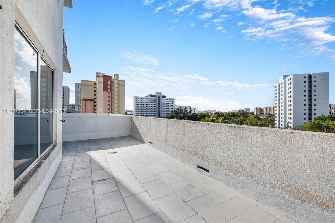 En Venta: $309,000 (1 camas, 1 baños, 685 Pies cuadrados)