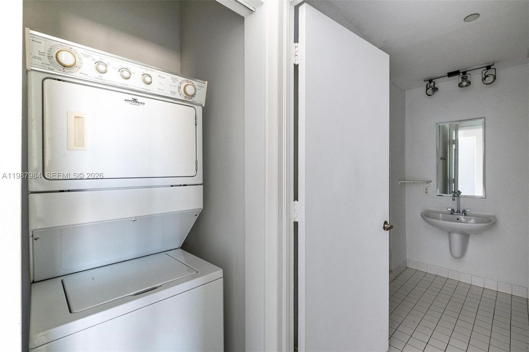 En Venta: $309,000 (1 camas, 1 baños, 685 Pies cuadrados)