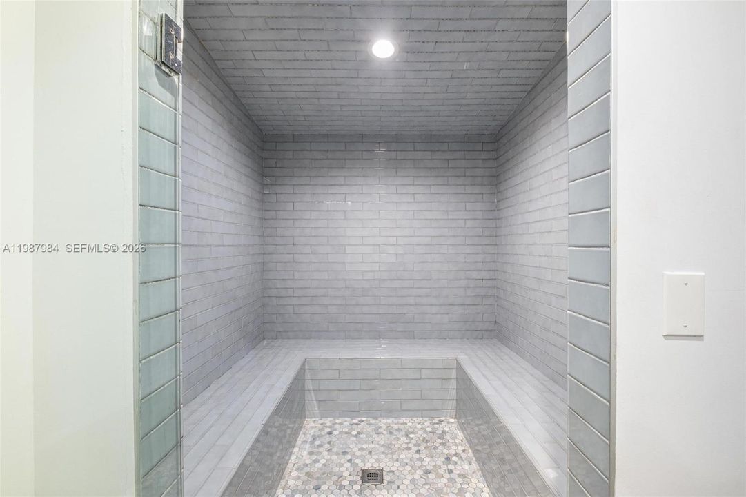 En Venta: $309,000 (1 camas, 1 baños, 685 Pies cuadrados)
