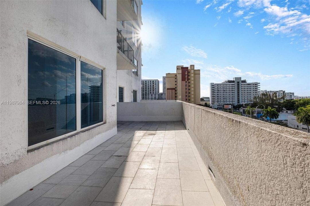 En Venta: $309,000 (1 camas, 1 baños, 685 Pies cuadrados)