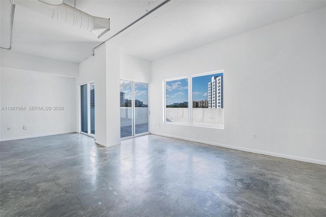 En Venta: $309,000 (1 camas, 1 baños, 685 Pies cuadrados)