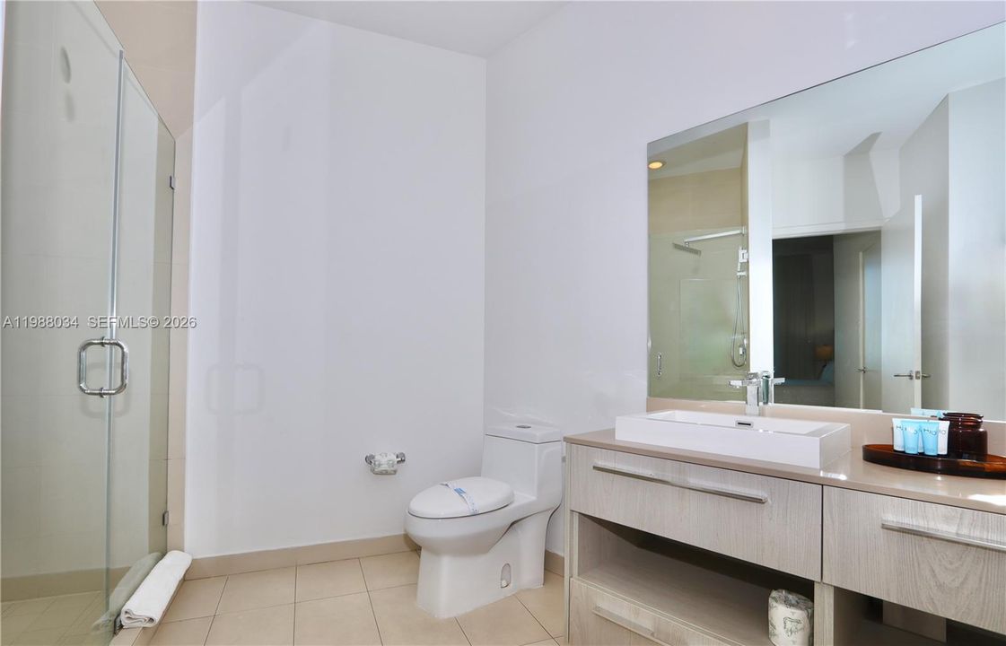 En Venta: $918,000 (2 camas, 2 baños, 1179 Pies cuadrados)