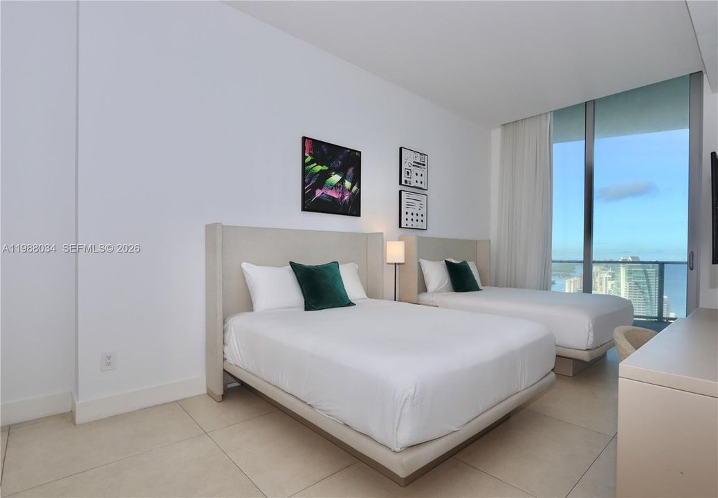 En Venta: $918,000 (2 camas, 2 baños, 1179 Pies cuadrados)