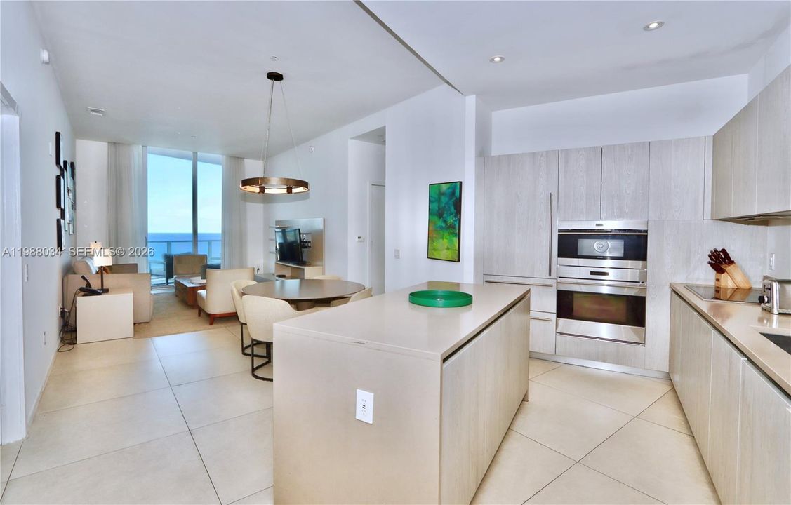 En Venta: $918,000 (2 camas, 2 baños, 1179 Pies cuadrados)