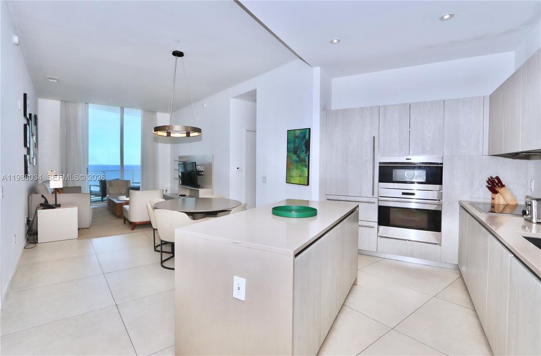 En Venta: $918,000 (2 camas, 2 baños, 1179 Pies cuadrados)