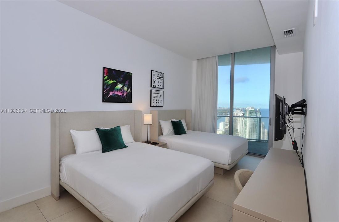 En Venta: $918,000 (2 camas, 2 baños, 1179 Pies cuadrados)