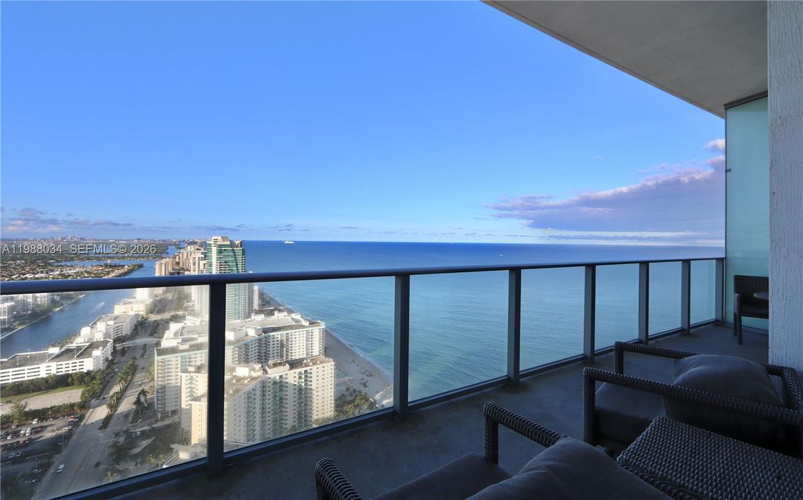 En Venta: $918,000 (2 camas, 2 baños, 1179 Pies cuadrados)