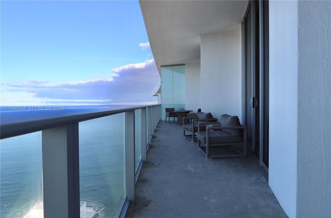 En Venta: $918,000 (2 camas, 2 baños, 1179 Pies cuadrados)