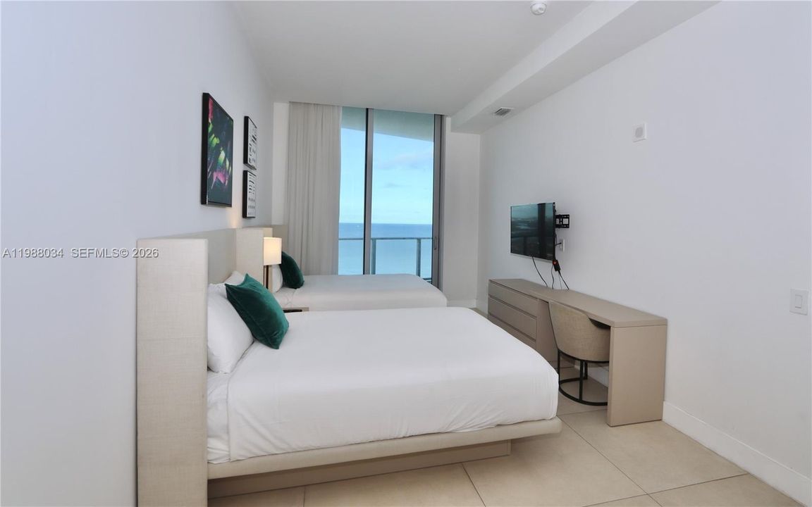 En Venta: $918,000 (2 camas, 2 baños, 1179 Pies cuadrados)