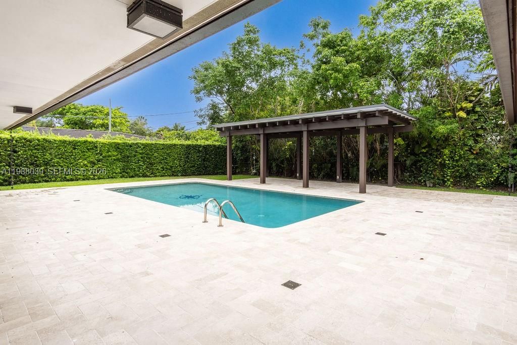 Active With Contract: $15,000 (4 beds, 4 baths, 3171 Square Feet)