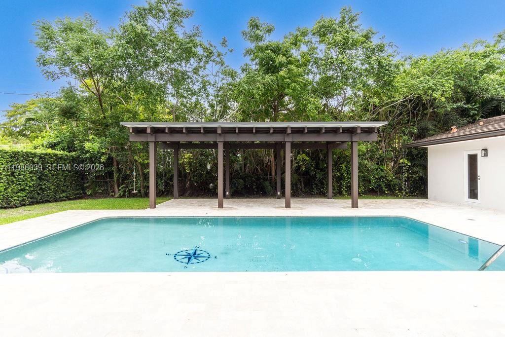 Active With Contract: $15,000 (4 beds, 4 baths, 3171 Square Feet)