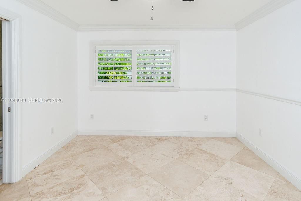 Active With Contract: $15,000 (4 beds, 4 baths, 3171 Square Feet)