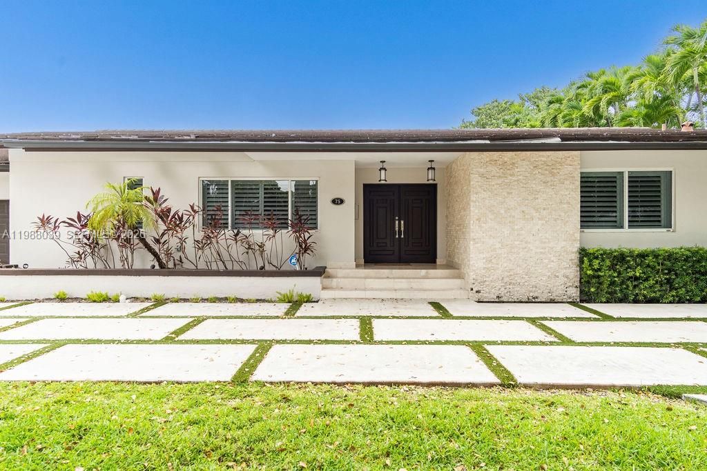 Active With Contract: $15,000 (4 beds, 4 baths, 3171 Square Feet)