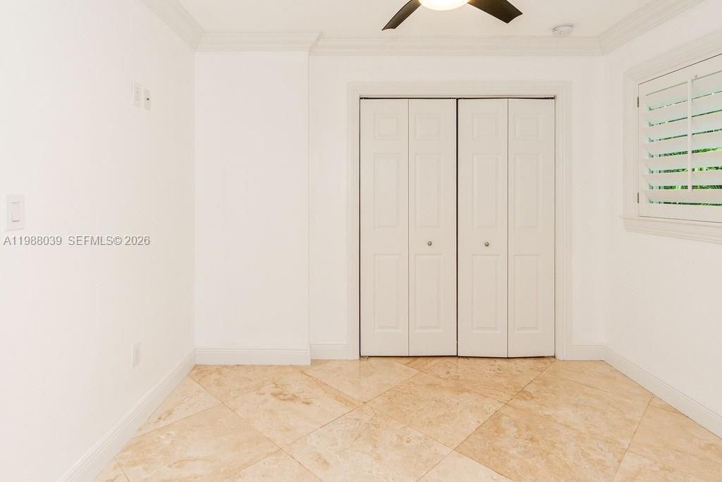 Active With Contract: $15,000 (4 beds, 4 baths, 3171 Square Feet)