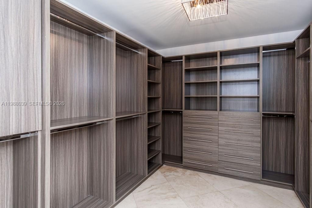 Active With Contract: $15,000 (4 beds, 4 baths, 3171 Square Feet)