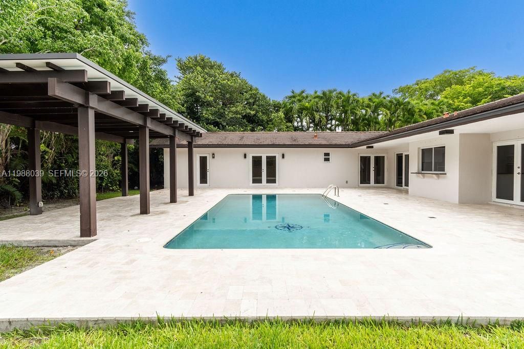 Active With Contract: $15,000 (4 beds, 4 baths, 3171 Square Feet)