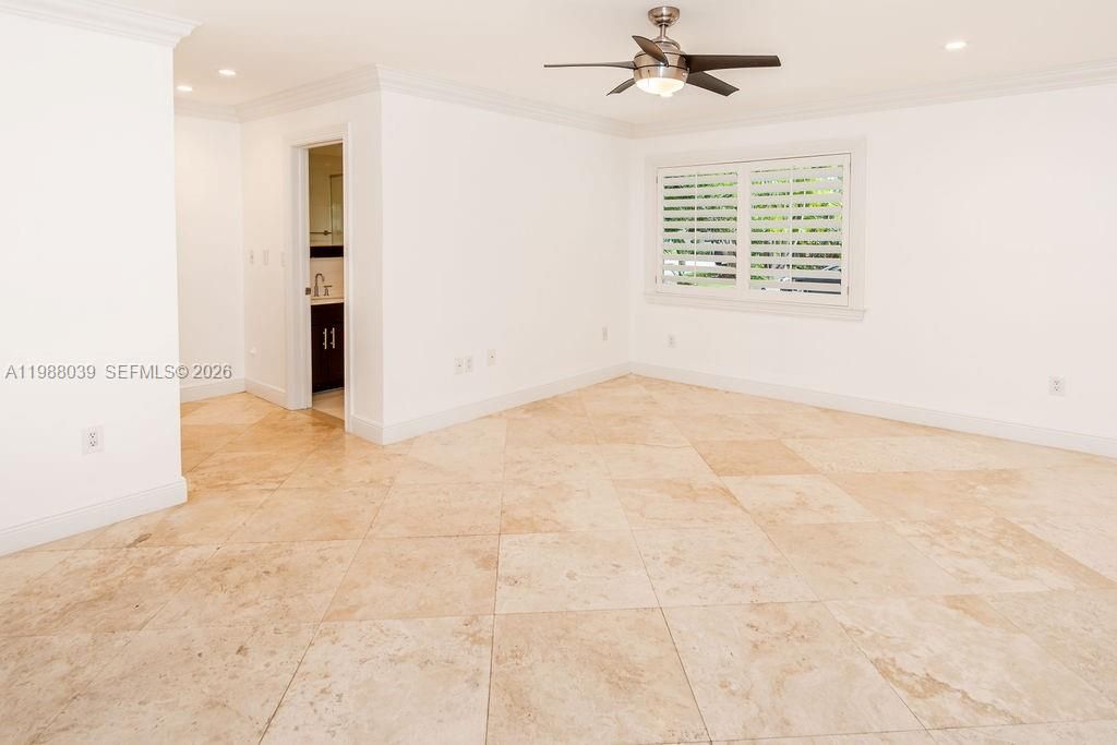 Active With Contract: $15,000 (4 beds, 4 baths, 3171 Square Feet)